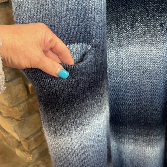 Joseph A. Long, blue ombre cardigan with front pockets. Size small - Picture 3 of 6